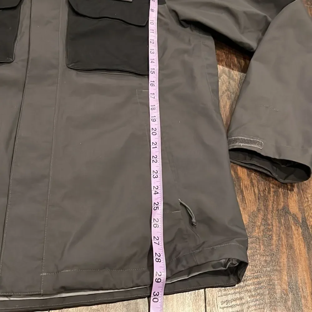 The North Face Hauser Nylon outdoor jacket grey and black size L in EUC big logo